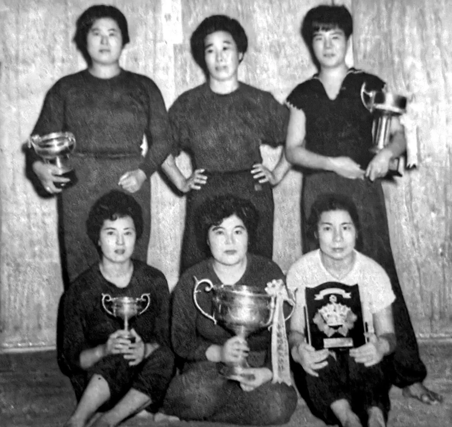 a group of wrestlers